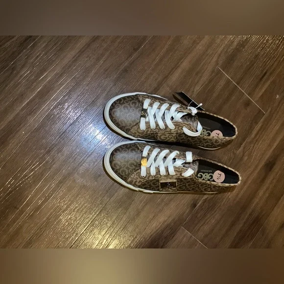 GUESS Leather Upper M Flats for Women - Picture 2 of 5